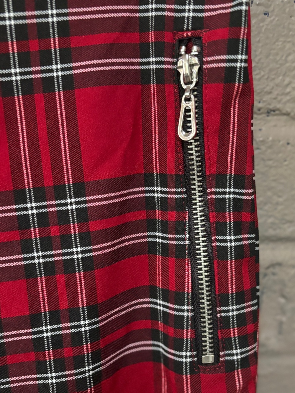 Zara  Red & Black Plaid Skinny Pants front zippers XL - Picture 5 of 10